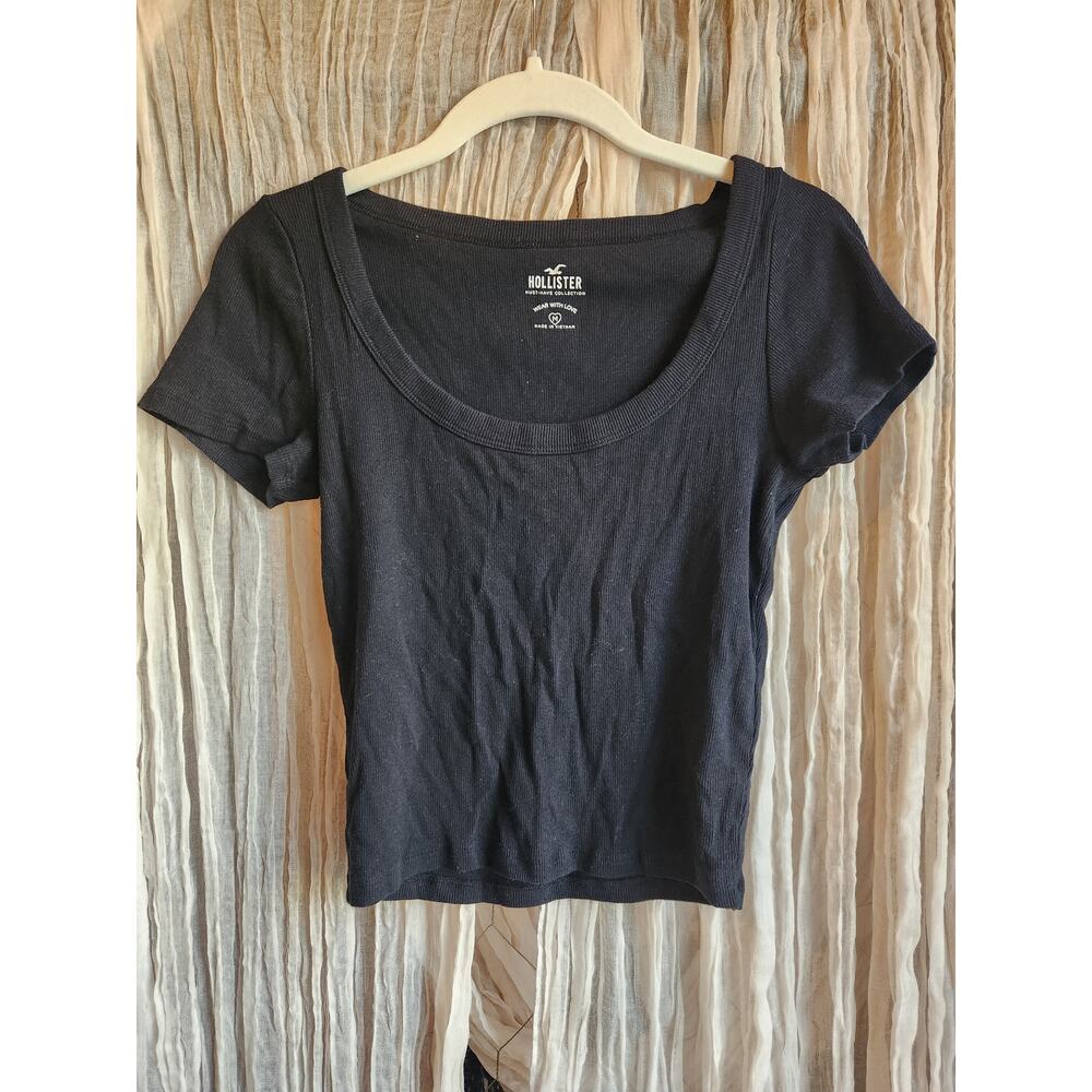 Hollister Scoop Neck Crop Top Baby Tee